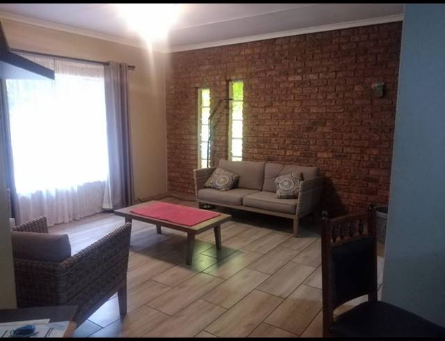 3 BEDROOM HOUSE FOR SALE IN ROOIHUISKRAAL NORTH